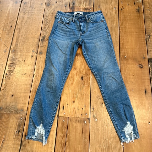 Abercrombie & Fitch Denim - Abercrombie “The Super Skinny Ankle Mid Rise” size 27/4